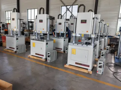 Double Column Electronic Universal Testing Machine